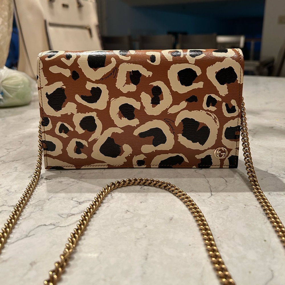 Authentic Gucci Patent Leopard Print Betty Chain Wallet Clutch Bag